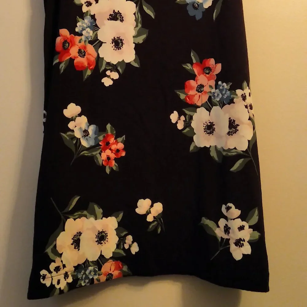 J.jill XSmall Petite Black floral Wearever swing layering tank vented side seam - Picture 6 of 8